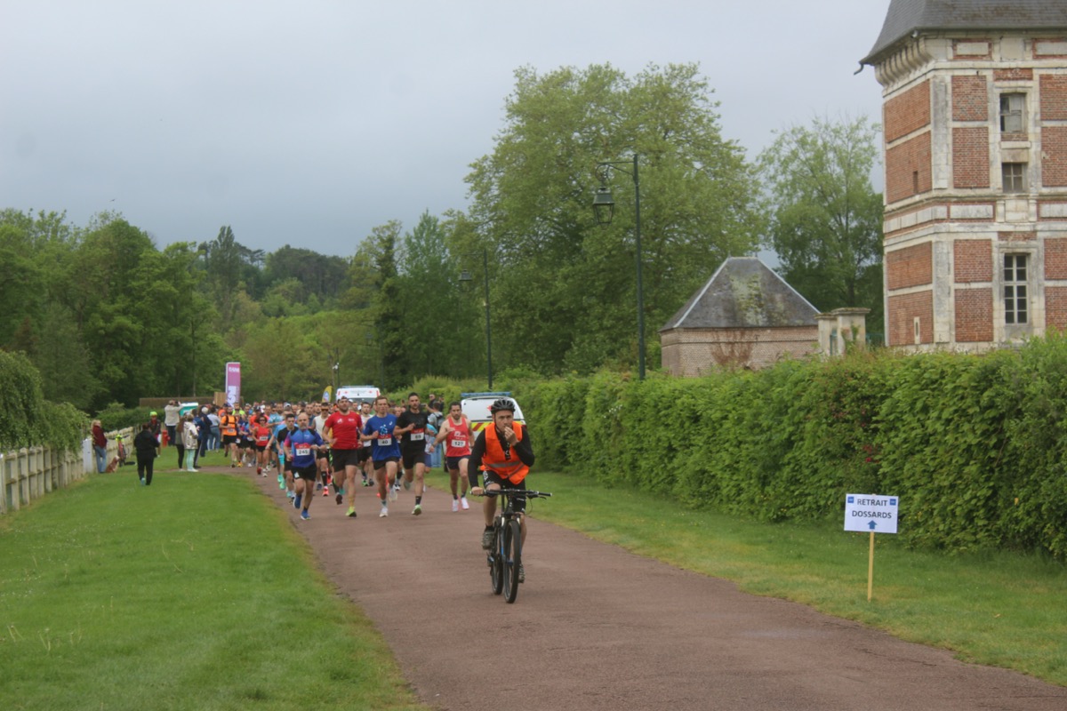 2026_LaCourseDuChateau_Depart_002