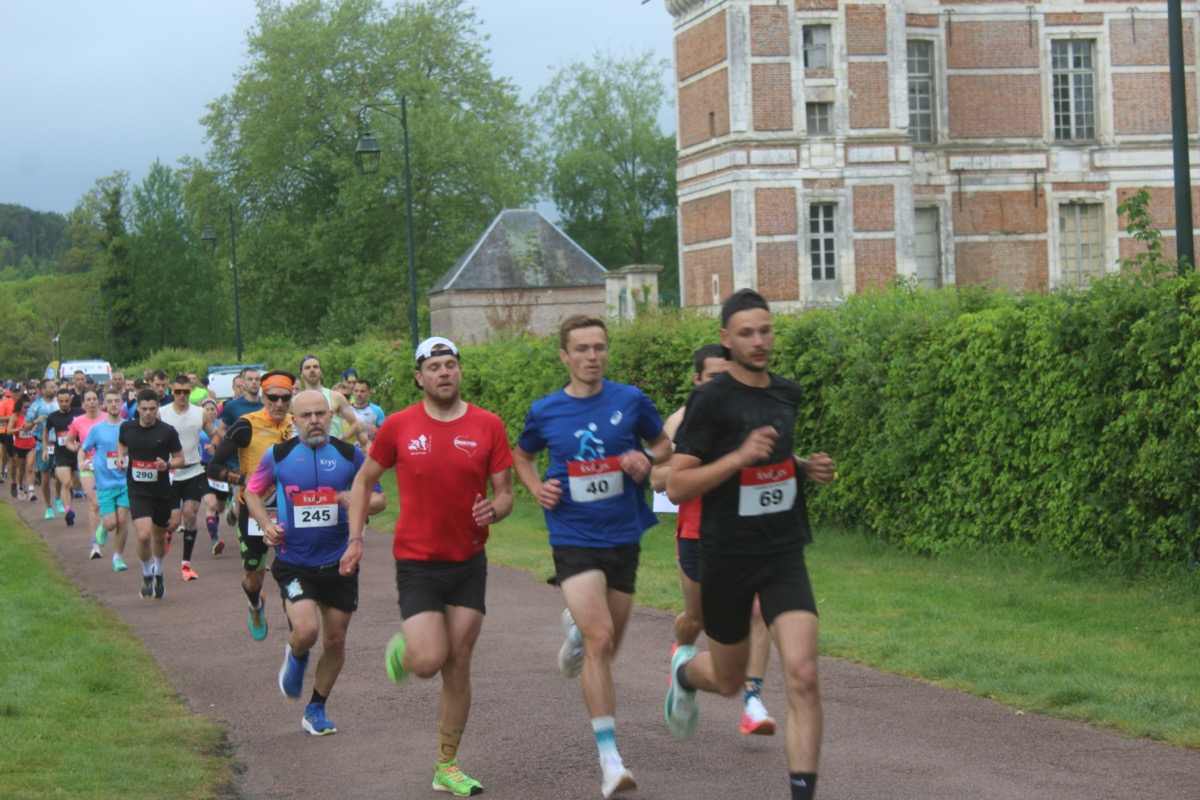2026_LaCourseDuChateau_Depart_004