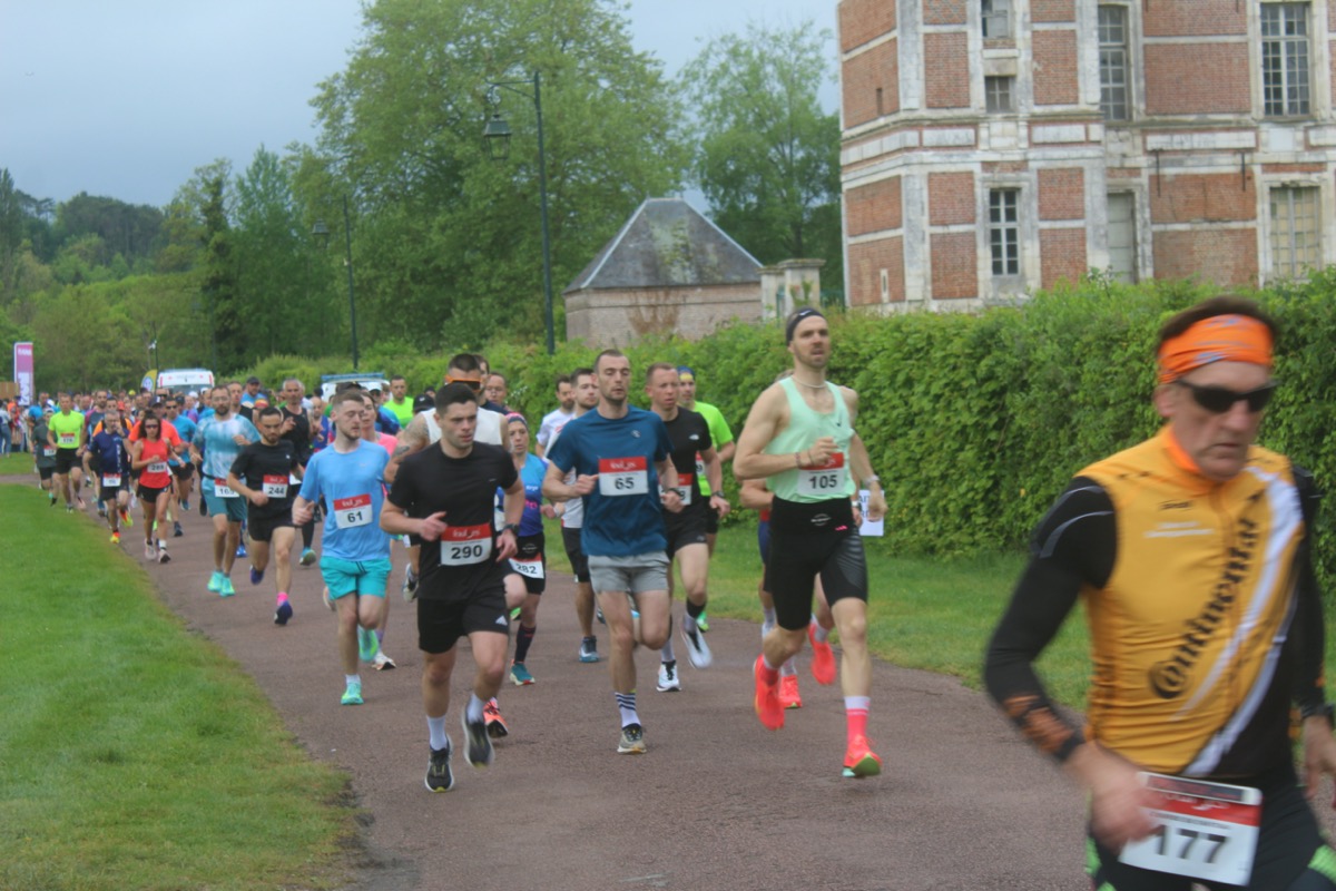 2026_LaCourseDuChateau_Depart_006
