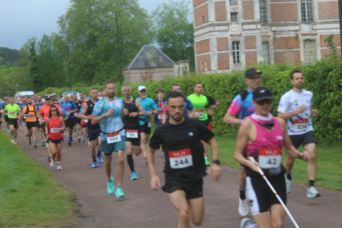 2026_LaCourseDuChateau_Depart_009