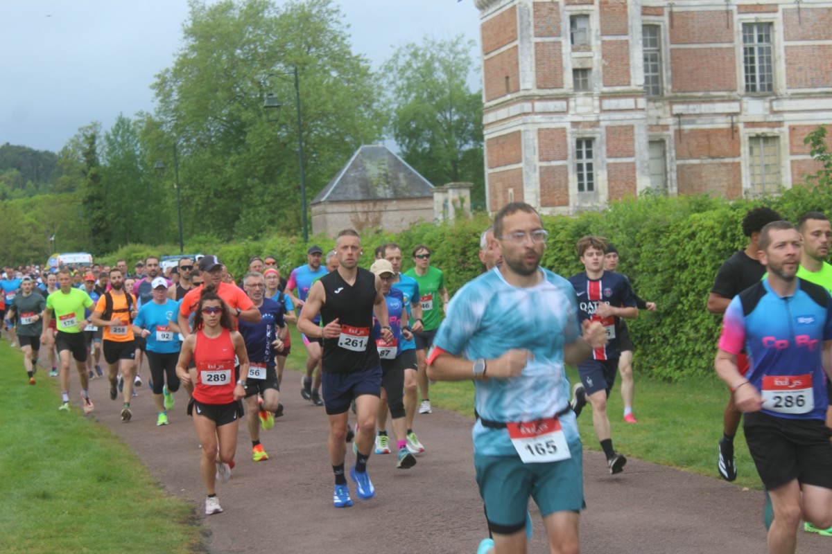 2026_LaCourseDuChateau_Depart_010